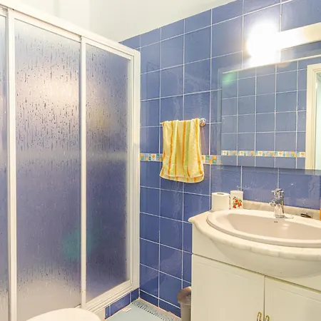 Apartment In Salinetas *